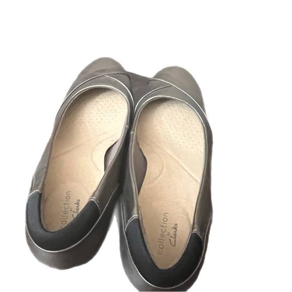 BRAND NEW CLARKS LEATHER SIZE 11 METALLIC - Picture 3 of 7